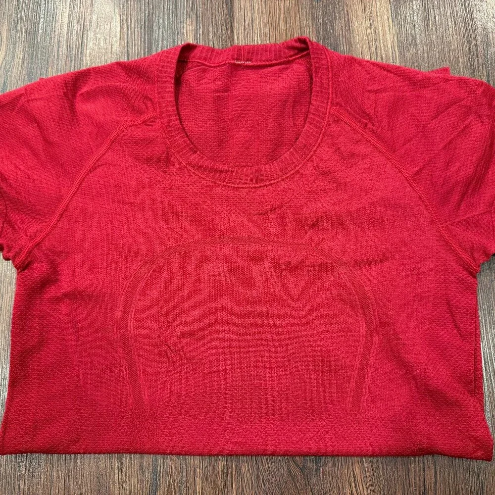 Lululemon Sz 6 Red Swiftly Tech Short Sleeve Shirt $68 RV - Picture 4 of 7